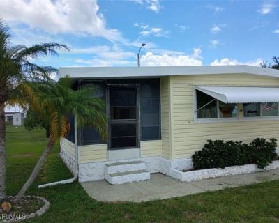 1 Bedroom 1BA 700 ft Apartment For Rent in North Fort Myers, FL