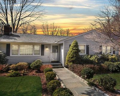 3 Bedroom 2BA 1805 ft Pet-Friendly Single Family Home For Rent in Chappaqua, NY