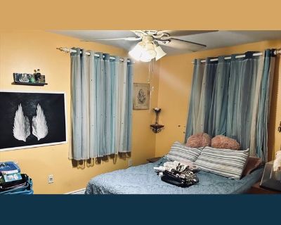 Room for Rent in 3 bedrooms House, Titusville, Florida