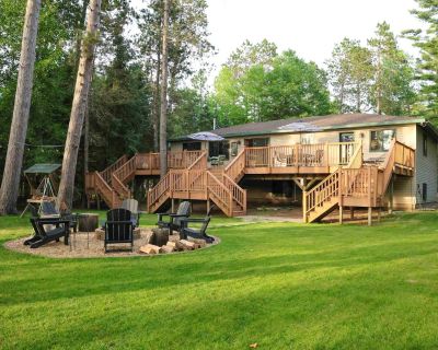 4 Bedroom 3BA Pet-Friendly House Vacation Rental in Kape Eagle Lodge, Eagle River,...