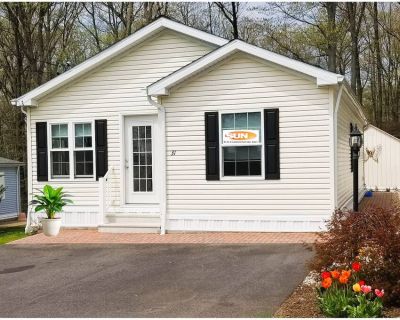 2 Bedroom 2BA 1123 ft Mobile Home For Sale in Southington, CT