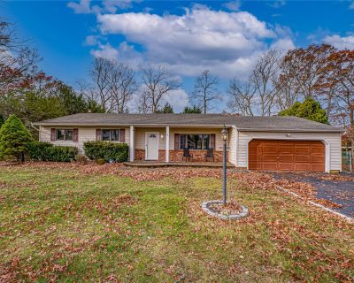 3 Bedroom 2BA 1635 ft Single Family House For Sale in Nesconset, NY