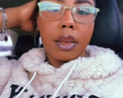 Nadia M is looking for a New Roommate in Saint Louis with a budget of $400.00