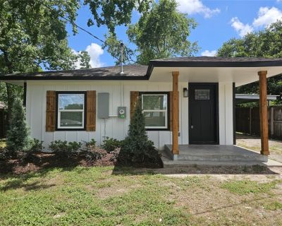 2 Bedroom 1BA 816 ft Single Family House For Sale in Angleton, TX