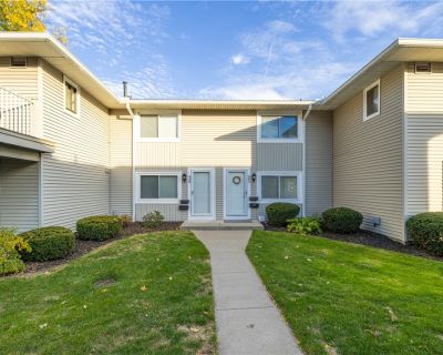 2 Bedroom 1BA 968 ft Townhouse For Sale in Brighton, NY