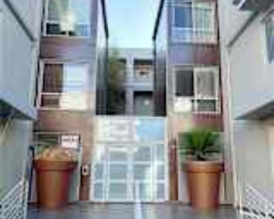 3 Bedroom 3BA 1870 ft² Apartment For Rent in Los Angeles, CA 1411 N Detroit St unit #402