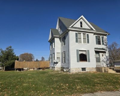 E Buffalo St, Polo, Home For Sale