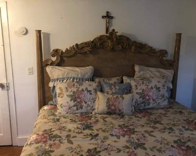 Private room with shared bathroom in a House, Pen Argyl, PA 18072