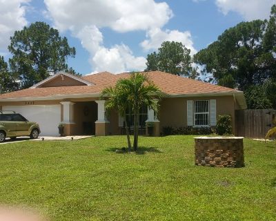 Apartment / Efficiency / rooms for rent Private entrance Private Yard.