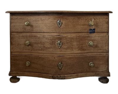 French 18th Century Serpentine Front Chest
