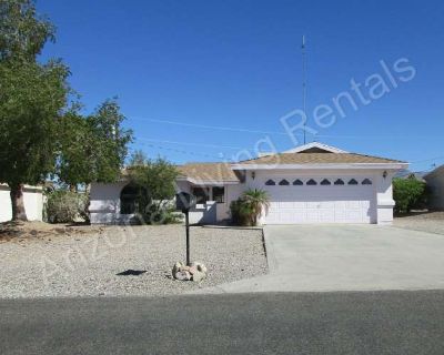 3 Bedroom 2BA 1499 ft Pet-Friendly Apartment For Rent in Lake Havasu City, AZ