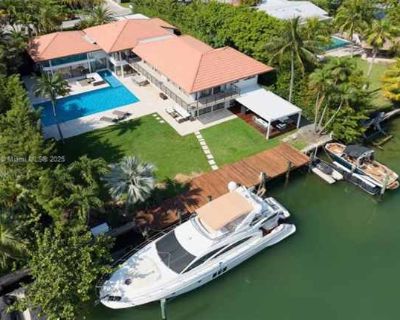 3 Bedroom 3BA 5341 ft Furnished Pet-Friendly Apartment For Rent in Key Biscayne, FL