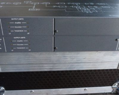 EV DeltaMax 1152 loudspeakers with controllers