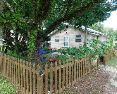 6 Bedroom 3BA 1448 ft Multi-Family For Sale in Zephyrhills, FL