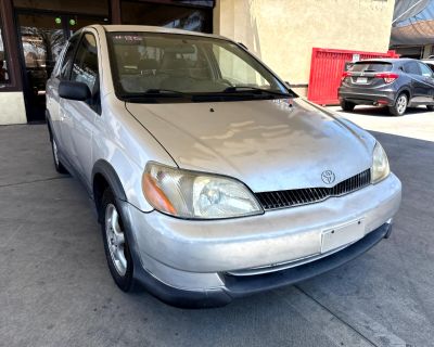 2002 Toyota ECHO 4-Door Sedan