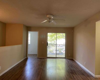 2 Bedroom 2BA 880 ft Office Space For Rent in Pompano Beach, FL