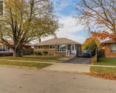 96 Lauris Avenue. Rental Period: Unlimited. Available from: ASAP. UPPER FLOOR FOR LEASE. This spacious property features 3 bedrooms and 1 Bathroom, Carpet Free and 2 parking spaces. Recent updates completed in 2024 include a new modern kitchen with SS Appliances, new appliances, and upgraded attic insulation to meet current standards. Conveniently located in a great area close to amenities, sch...