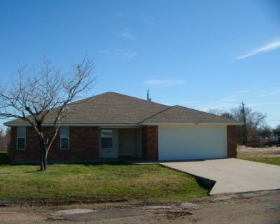 4 Bedroom 2BA 1942 ft Pet-Friendly Apartment For Rent in Gun Barrel City, TX