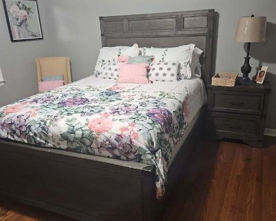 Private room with own bathroom in a House with 1 roomie, Macon, GA 31210