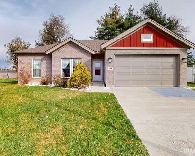 3 Bedroom 2BA 1408 ft Single Family House For Sale in Huntingburg, IN