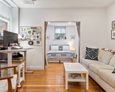 Longwood Ave Apt B, Brookline, Condo For Rent