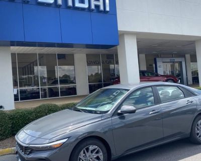 2024 Hyundai Elantra SEL 4DR Sedan