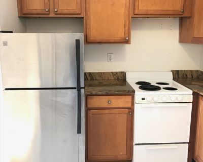 2 Bedroom 1BA 700 ft Apartment For Rent in Marblehead, MA