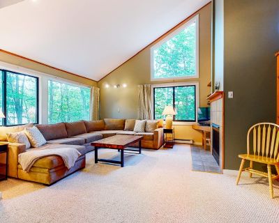 3 Bedroom 2 baths Dog-friendly 4.6 35 reviews What our guests are saying... AI-generated...