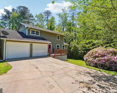 3 Bedroom 2BA 3147 ft Apartment For Rent in Roswell, GA