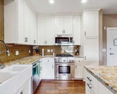 2 Bedroom 2BA 1256 ft Condominium For Sale in STILLWATER, MN