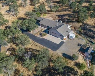 3 Bedroom 2BA 1631 ft Single Family Home For Sale in COARSEGOLD, CA