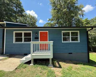 102 Johnson Street. Great weather, college town vibes and a thriving arts scene make Chapel Hill warm and welcoming. In unit laundry Granite counters Pet friendly Parking Recently renovated Stainless steel Unit Amenities air conditioning granite counters in unit laundry oven range refrigerator recently renovated stainless steel Property Amenities cats allowed dogs allowed pet friendly parking. ...