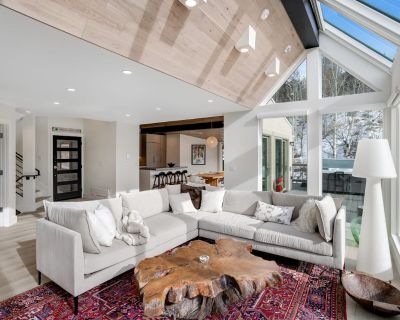 5 Bedroom 4BA House Vacation Rental in Luxe Lookout, Vail, CO