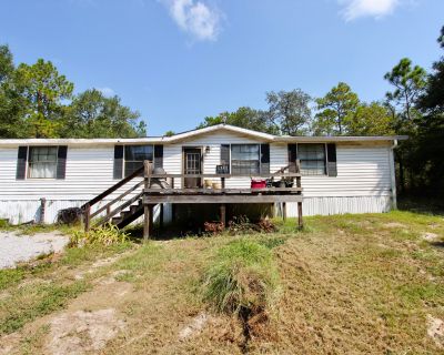 3 Bedroom 2BA 1368 ft Mobile Home For Sale in Holt, FL