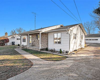 2 Bedroom 1BA 2094 ft Single Family House For Sale in Battle Creek, MI