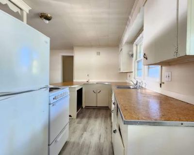 2 Bedroom 1BA 725 ft Apartment For Rent in Bangor, ME