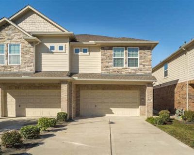 3 Bedroom 3BA 1782 ft Condo For Sale in LA PORTE, TX