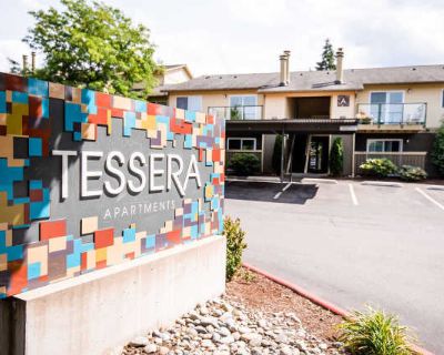 1 Bedroom 1BA 700 ft Pet-Friendly Apartment For Rent in Everett, WA