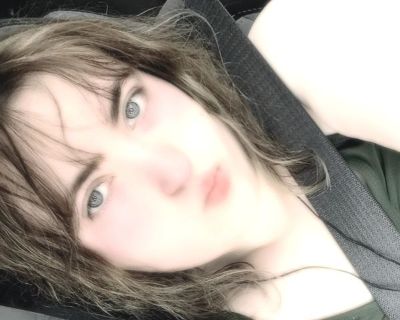 Hi! I'm looking for a roommate in the St Charles area. It's okay if you don't have a place yet, as long as you're willing to look and pick something out with me. I want to be full transparent so the reason I need a roommate is because I can't afford rent on my own. I'm willing to split rent and utilities 50/50. I have 2 cats, they're well behaved and shouldn't bother you. Only looking for a fem...