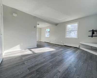 3 Bedroom 1BA 880 ft Apartment For Rent in Naugatuck, CT