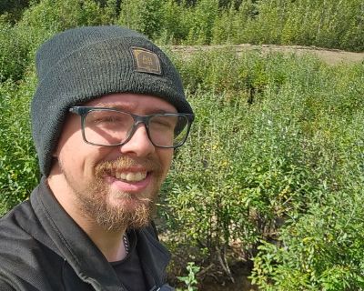 Zac - Needs an Apartment on iROOMit or a Room