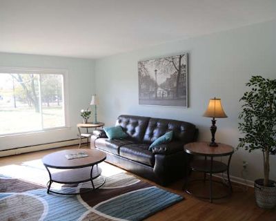 Private room with own bathroom in a House with 3 roomies, Canton, MI 48188