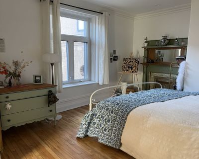 Furnished Room for Rent in 1 Bedroom 1.0 BA 2100 ft Apartment in Plateau Mount Royal, Quebec