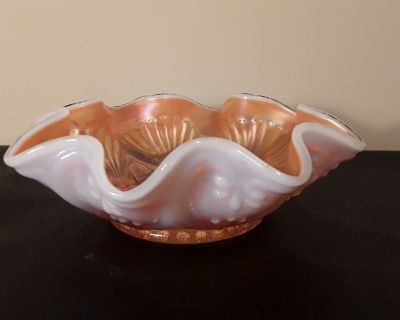 B60 Antique Dugan Peach Carnival Glass 6" Round 2" Tall