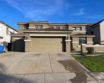 4 Bedroom 3BA 2740 ft Single Family House For Sale in Elk Grove, CA