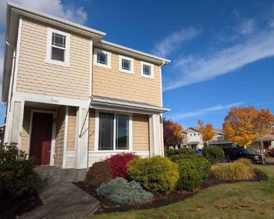 Large Four Bedroom Corner Lot! Close to JBLM, Available NOW !. image_url. In unit laundry Dishwasher Dogs allowed Garage Walk in closets Air conditioning Unit Amenities air conditioning dishwasher fireplace in unit laundry microwave oven range walk in closets Property Amenities dogs allowed pet friendly concierge parking playground garage. Pets allowed. 4 Bedroom. 2.5 Bathroom. 2054 ft