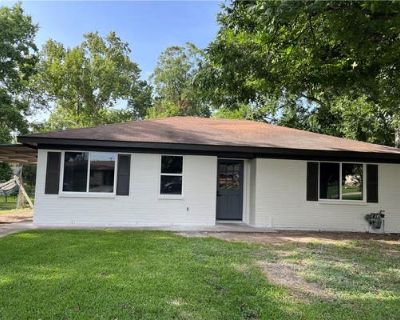 3 Bedroom 1BA 975 ft Single Family Home For Sale in BRENHAM, TX