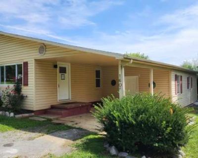 3 Bedroom 1BA 1650 ft Pet-Friendly Apartment For Rent in Washington County, TN