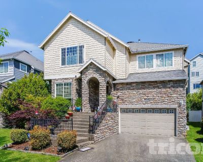 5 Bedroom 3BA 3192 ft Pet-Friendly Single Family Home For Rent in Happy Valley, OR