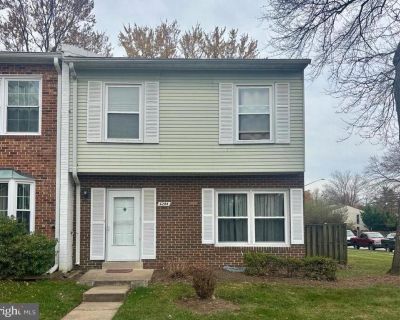 4 Bedroom 3BA 1512 ft Townhouse For Sale in Alexandria, VA